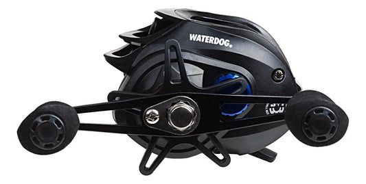 Reel Huevito Waterdog Vezel 204 Grafito 4 Rulemanes Baitcast Color Negro Y Azul Lado De La Manija Derecho